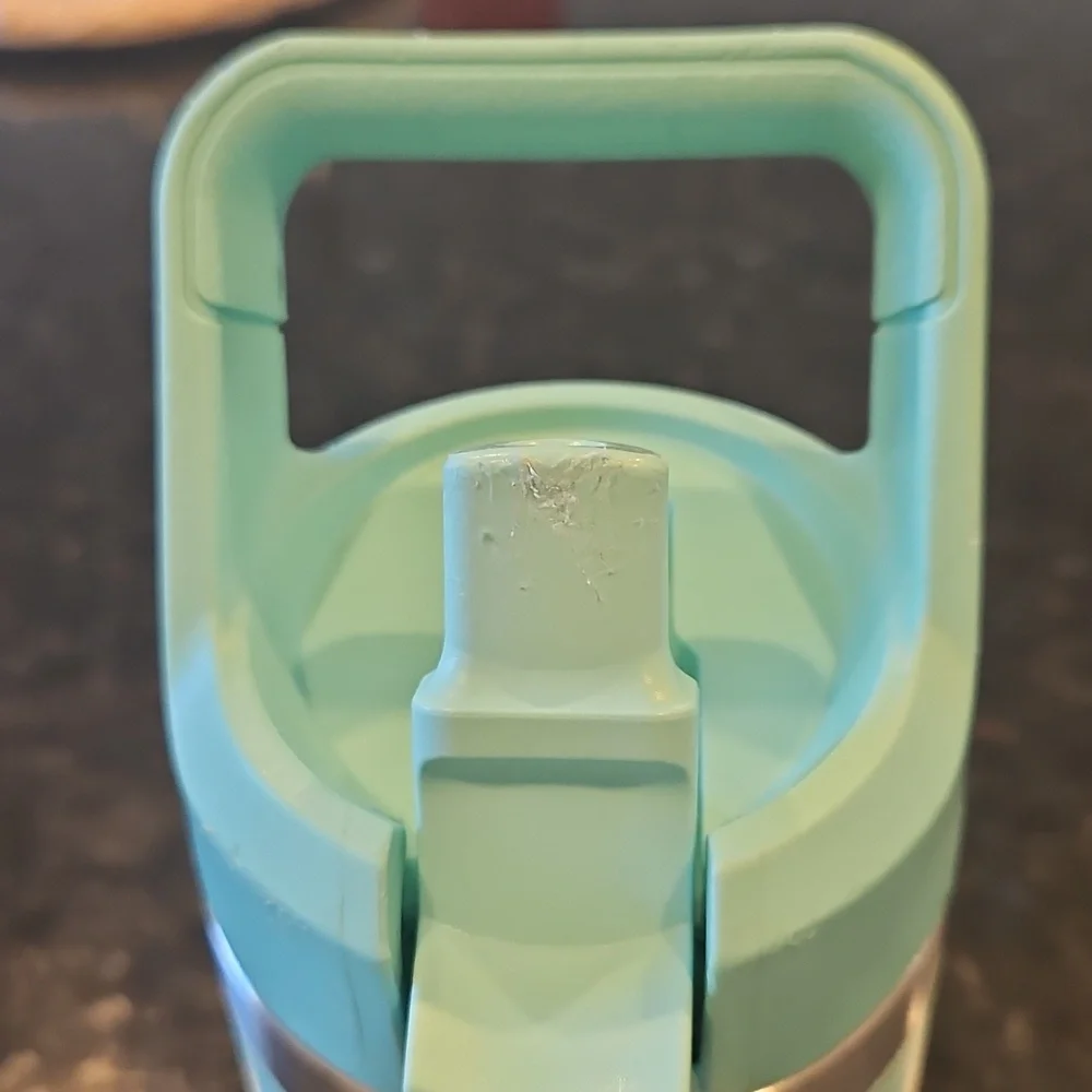 YETI Rambler Jr. In Seafoam Green - Picture 2 of 6